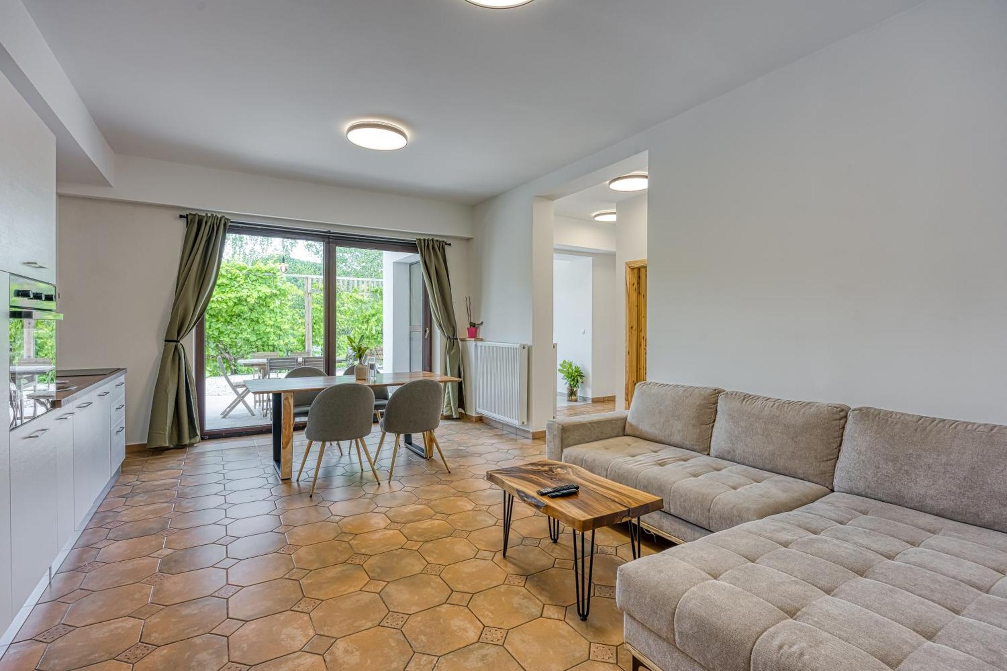 Vila Lisjak - Apartments Podcetrtek Bagian luar foto