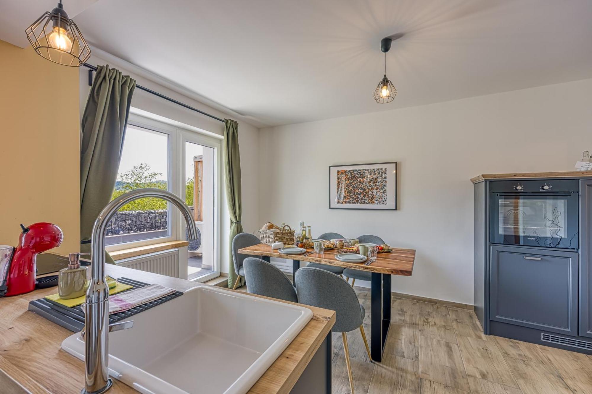Vila Lisjak - Apartments Podcetrtek Bagian luar foto