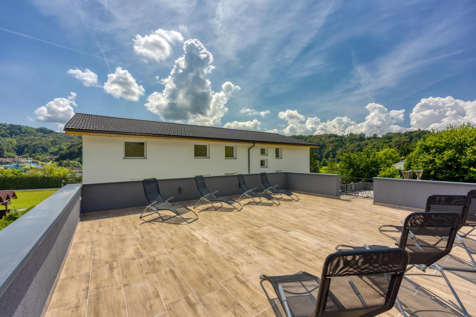 Vila Lisjak - Apartments Podcetrtek Bagian luar foto