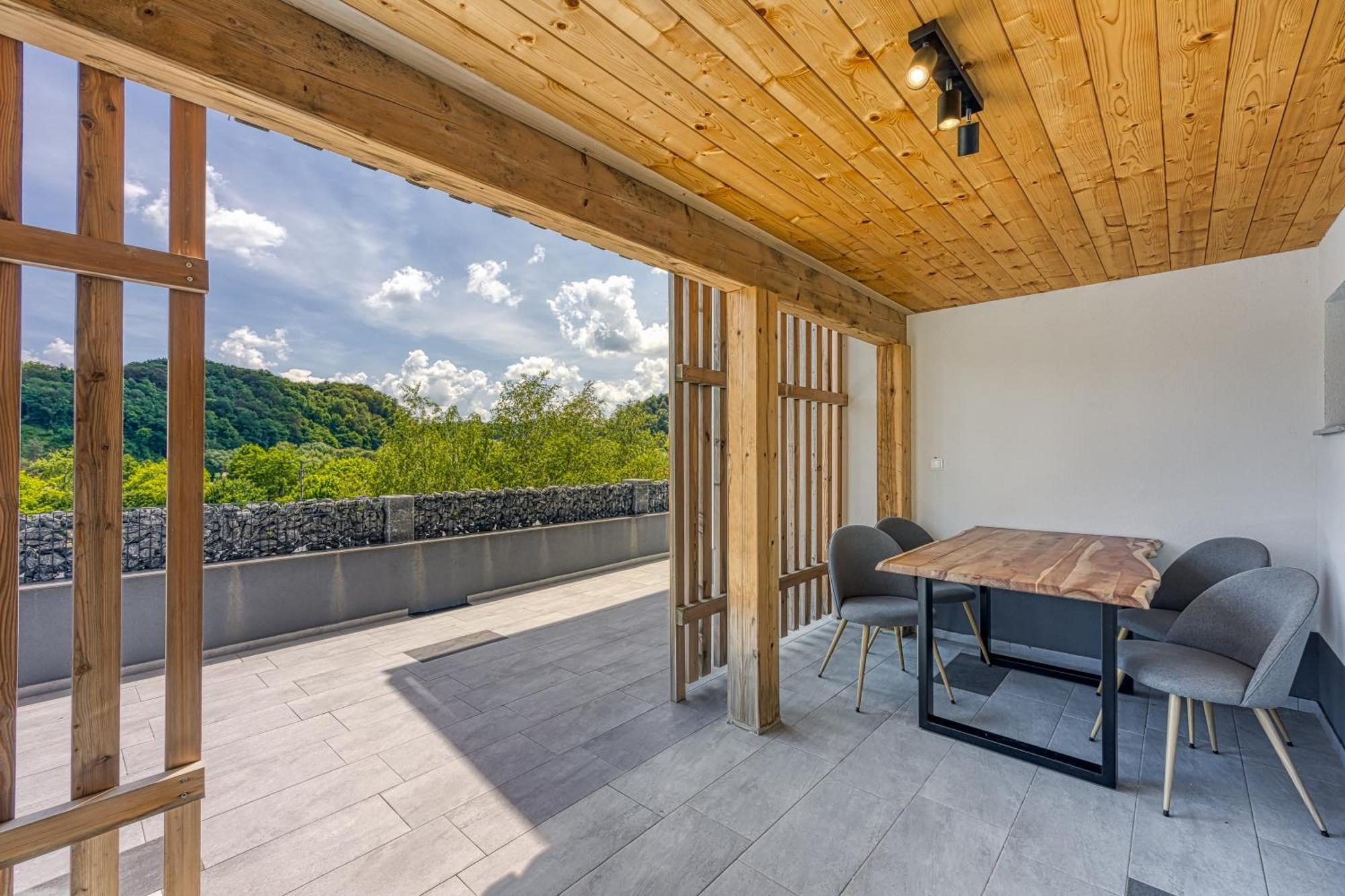 Vila Lisjak - Apartments Podcetrtek Bagian luar foto