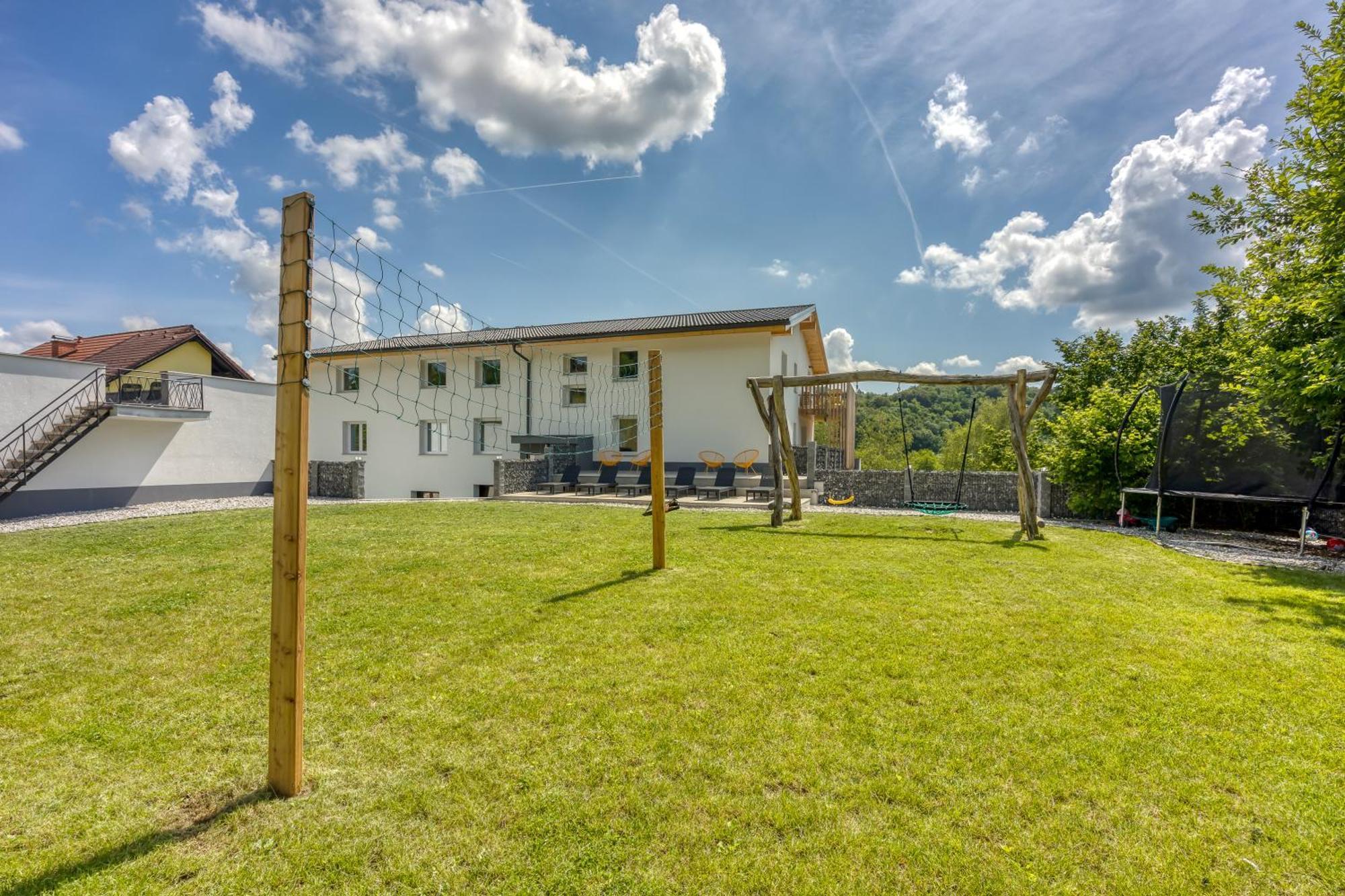 Vila Lisjak - Apartments Podcetrtek Bagian luar foto