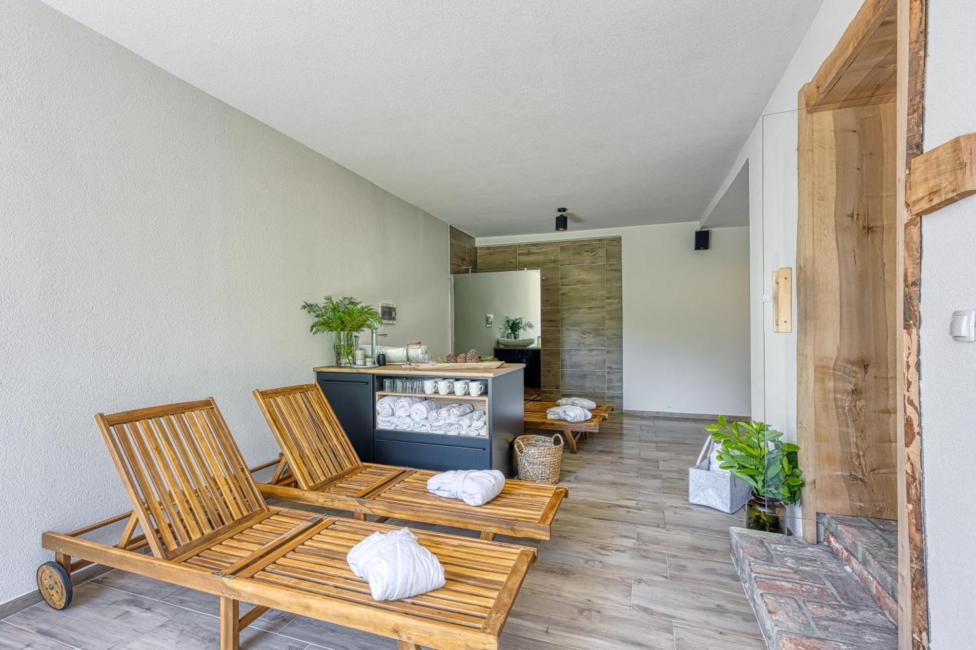 Vila Lisjak - Apartments Podcetrtek Bagian luar foto